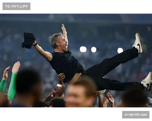 巴黎圣日耳曼客场险胜展现韧性 恩里克调整战术收到效果